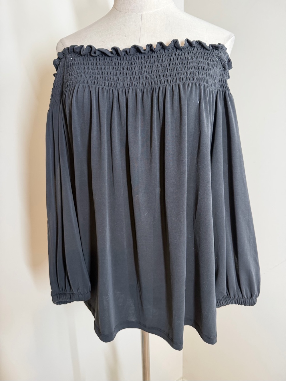 1.,State Women’s Black -SZ M- Off-the-Shoulder Smocked Peasant Blouse Top